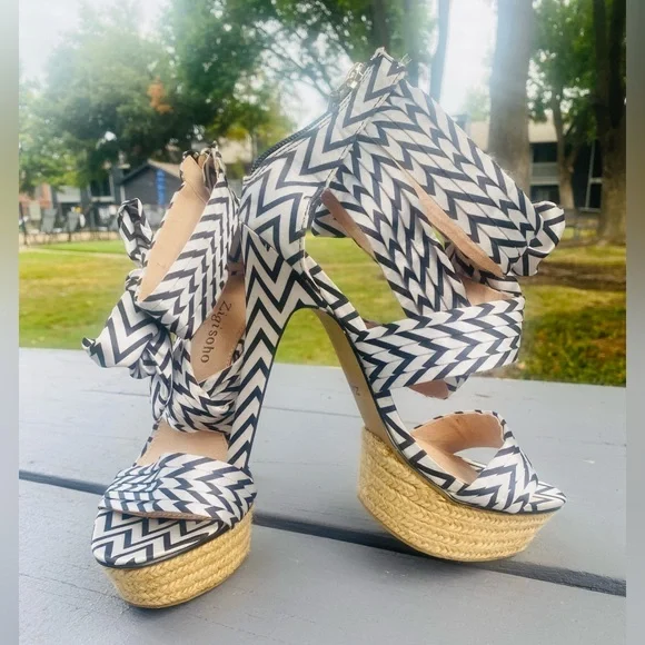 Zigi Soho Women's Black and White Sandals S/7 - Picture 4 of 16